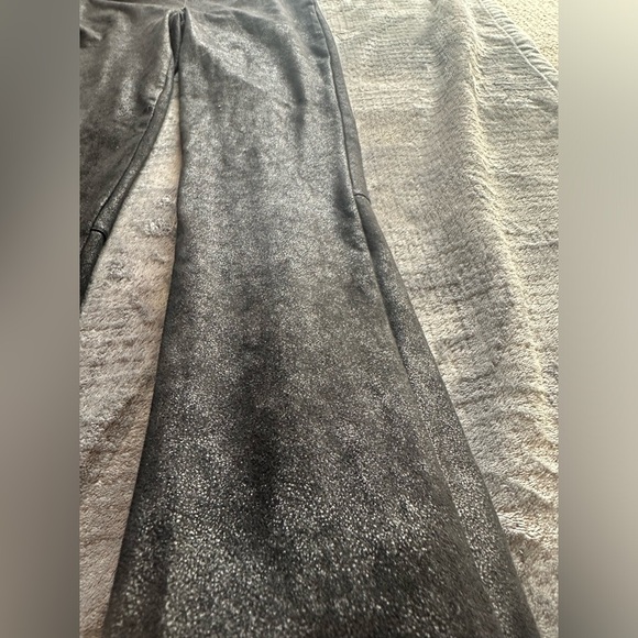 Women’s American Eagle black size small textured leggings - Picture 2 of 5